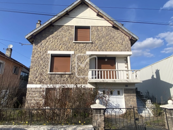 Charmante maison en pierre avec jardin à Brive-la-Gaillarde