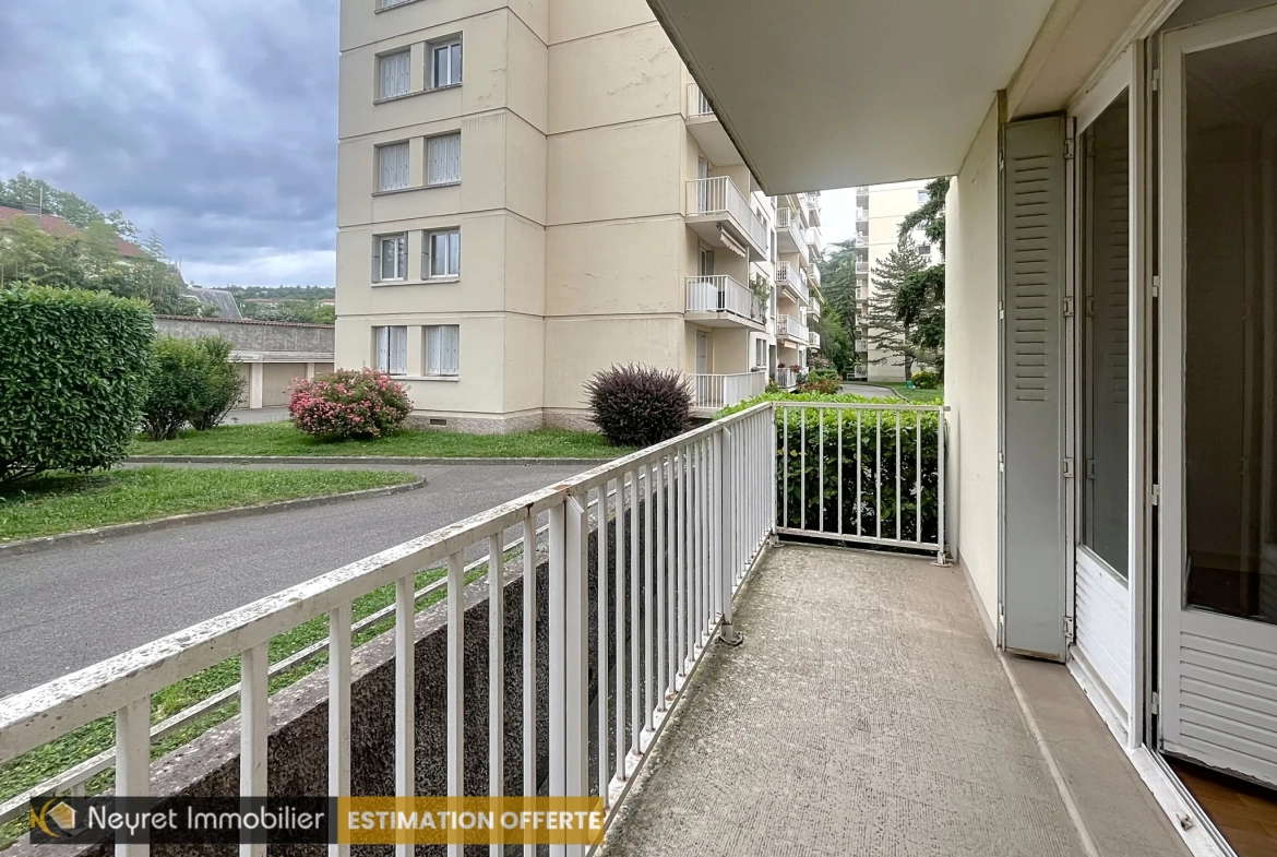 Vente appartement T3 de 64 m² à Oullins, proche du métro B, avec cave et parking 