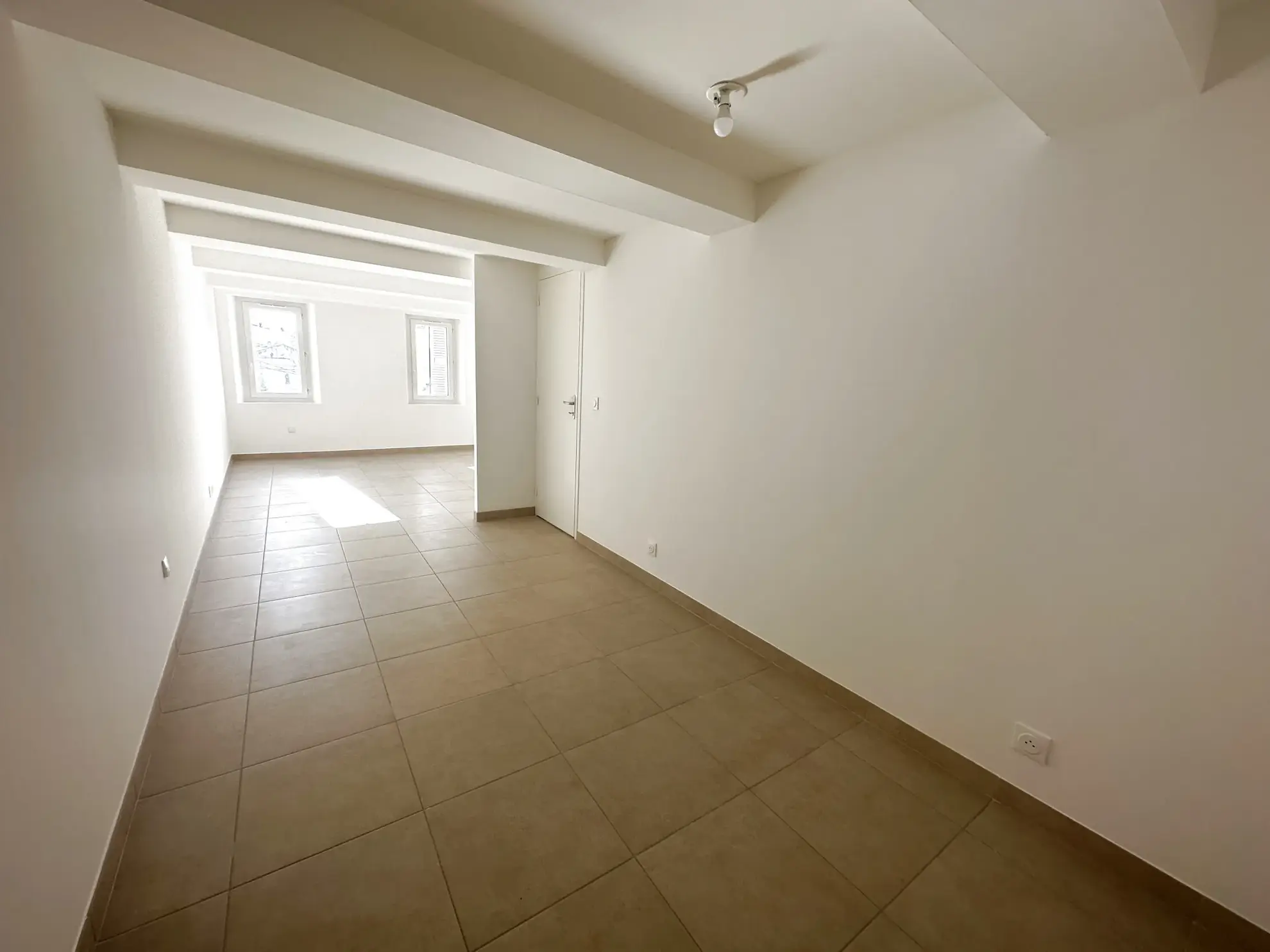 Appartement T2 rénové de 47 m² à Toulon en centre-ville 