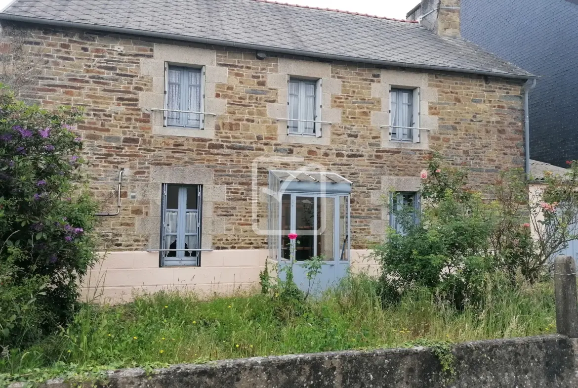 Maison à Saint Malo des trois fontaines de 108 m² avec jardin et potentiel de rénovation 
