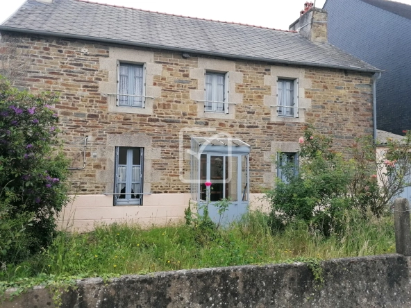Maison à Saint Malo des trois fontaines de 108 m² avec jardin et potentiel de rénovation