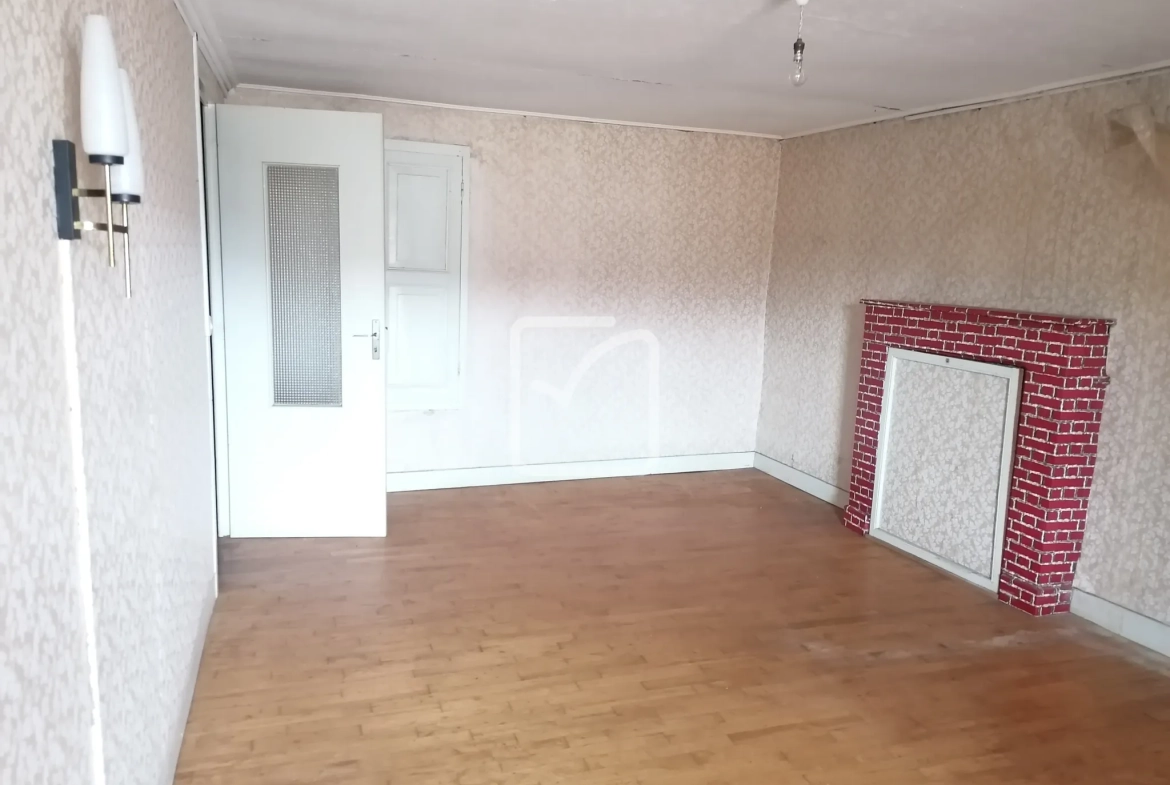 Maison à Saint Malo des trois fontaines de 108 m² avec jardin et potentiel de rénovation 
