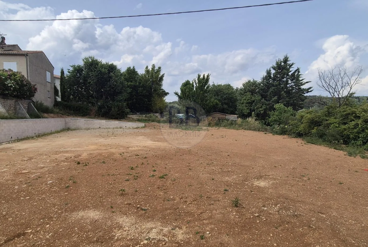 Terrain constructible rare aux Arcs-sur-Argens avec permis pour villa et piscine 