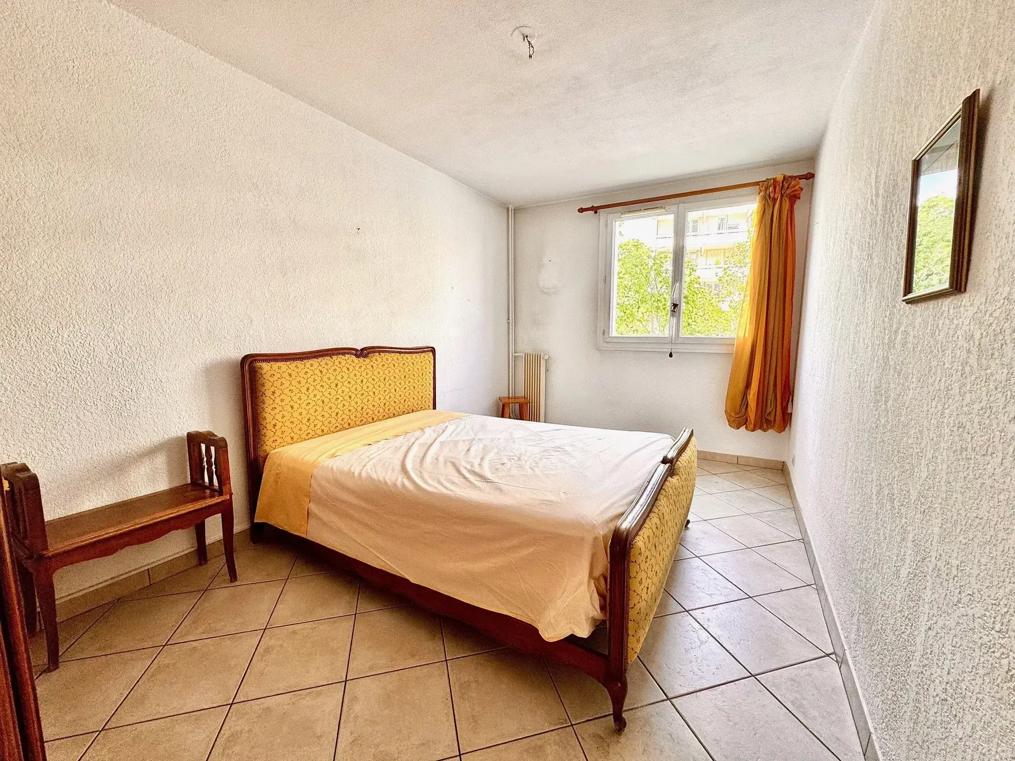Appartement traversant de 3 ou 4 pièces à Aix-en-Provence, proche du centre-ville 