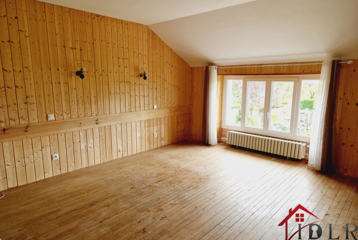 Belle maison familiale de 189 m2 avec grand terrain clos à Fayl Billot 