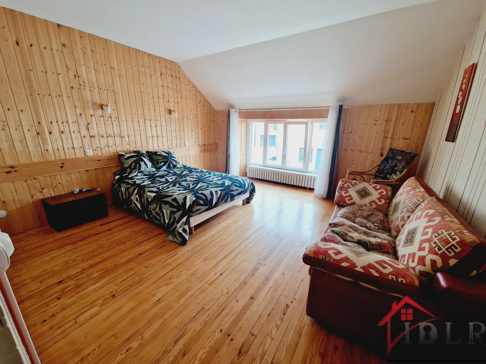 Belle maison familiale de 189 m2 avec grand terrain clos à Fayl Billot 