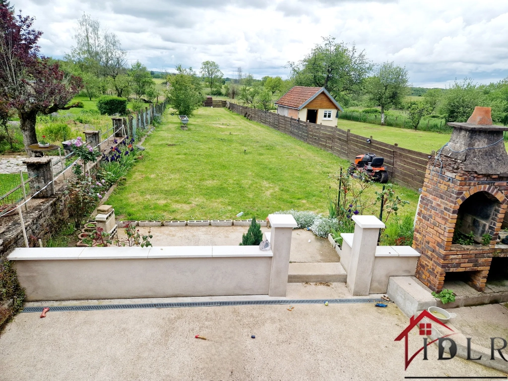 Belle maison familiale de 189 m2 avec grand terrain clos à Fayl Billot