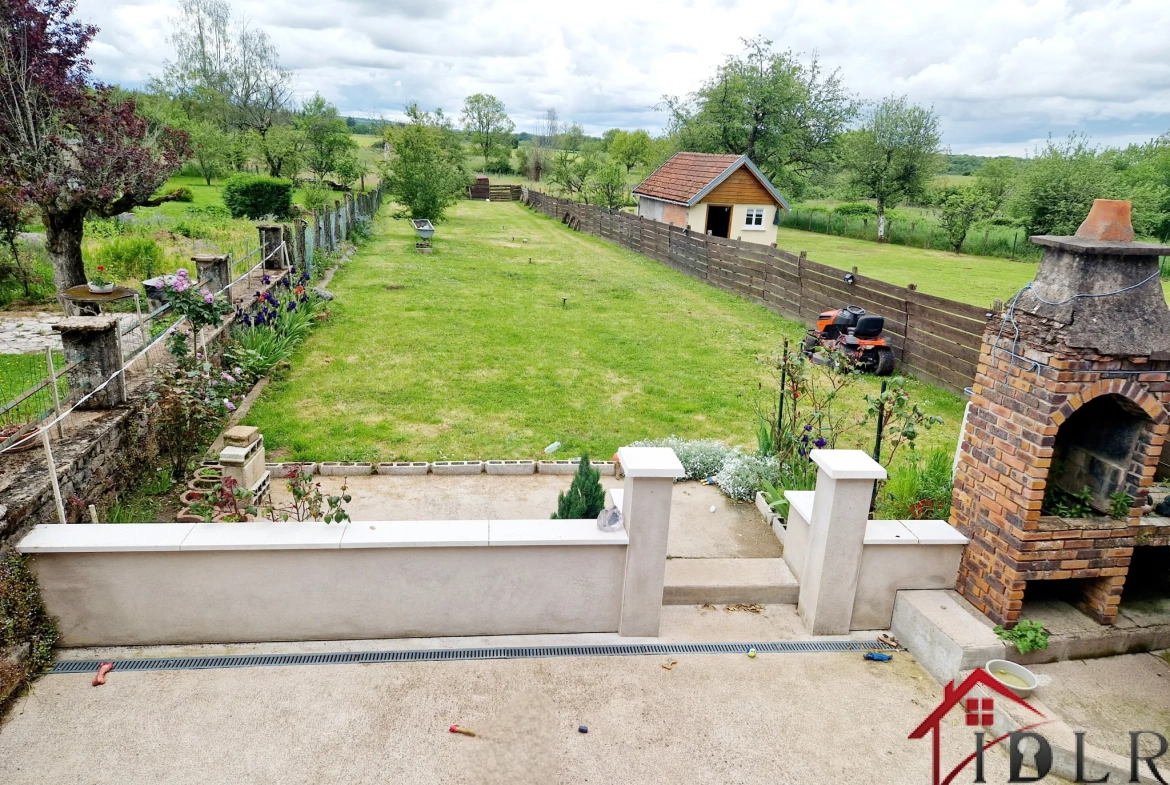 Belle maison familiale de 189 m2 avec grand terrain clos à Fayl Billot 