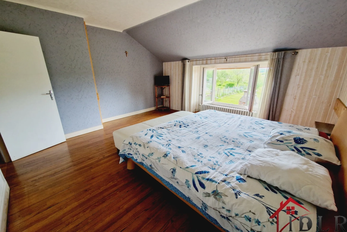 Belle maison familiale de 189 m2 avec grand terrain clos à Fayl Billot 