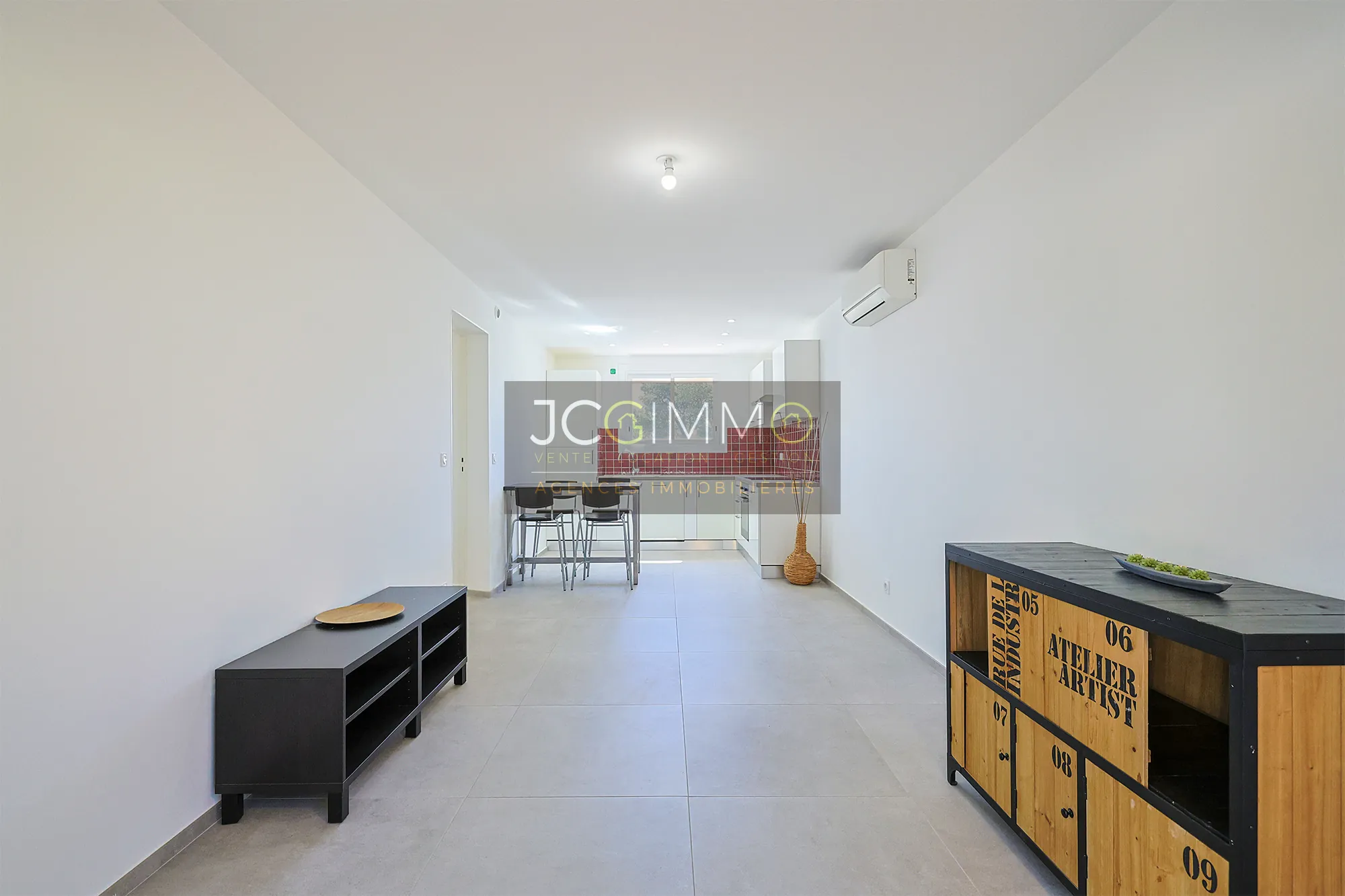 Appartement T3 Rénové avec Terrasse et Parking à La Farlède 