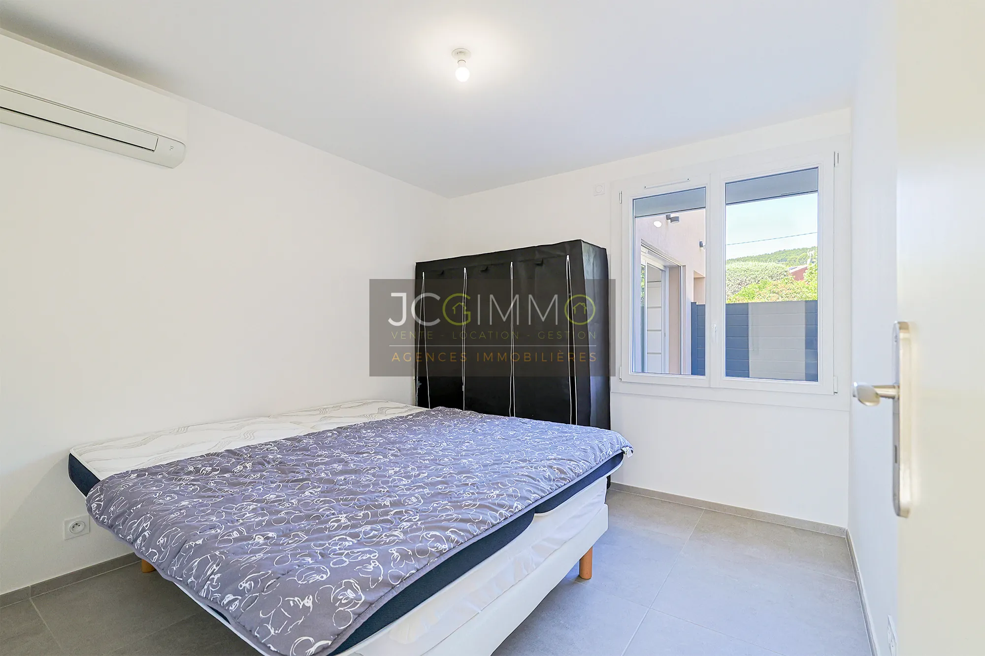 Appartement T3 Rénové avec Terrasse et Parking à La Farlède 
