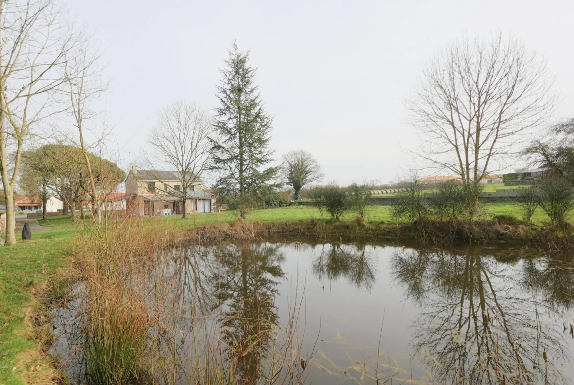 Maison 6 pièces de 135 m² avec jardin à Ville Dieu La Blouère 