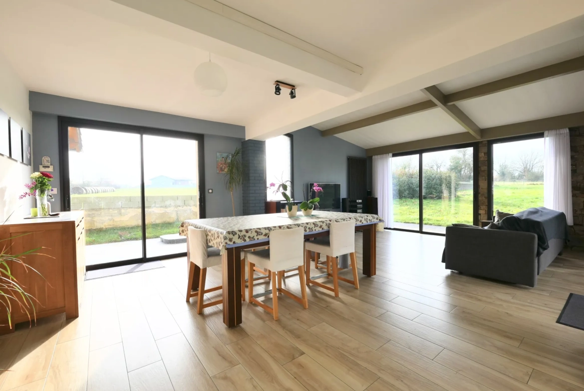 Maison 6 pièces de 135 m² avec jardin à Ville Dieu La Blouère 