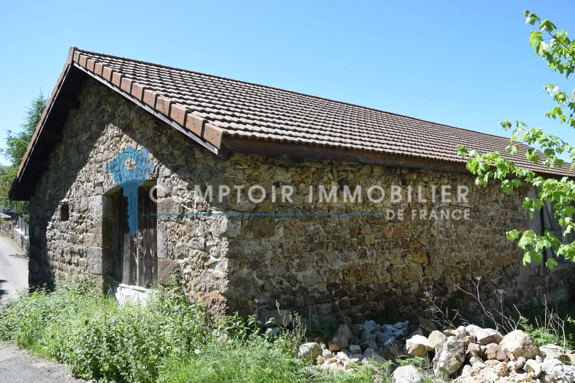 Maison ardéchoise rénovée avec terrain proche du lac d’Issarles 