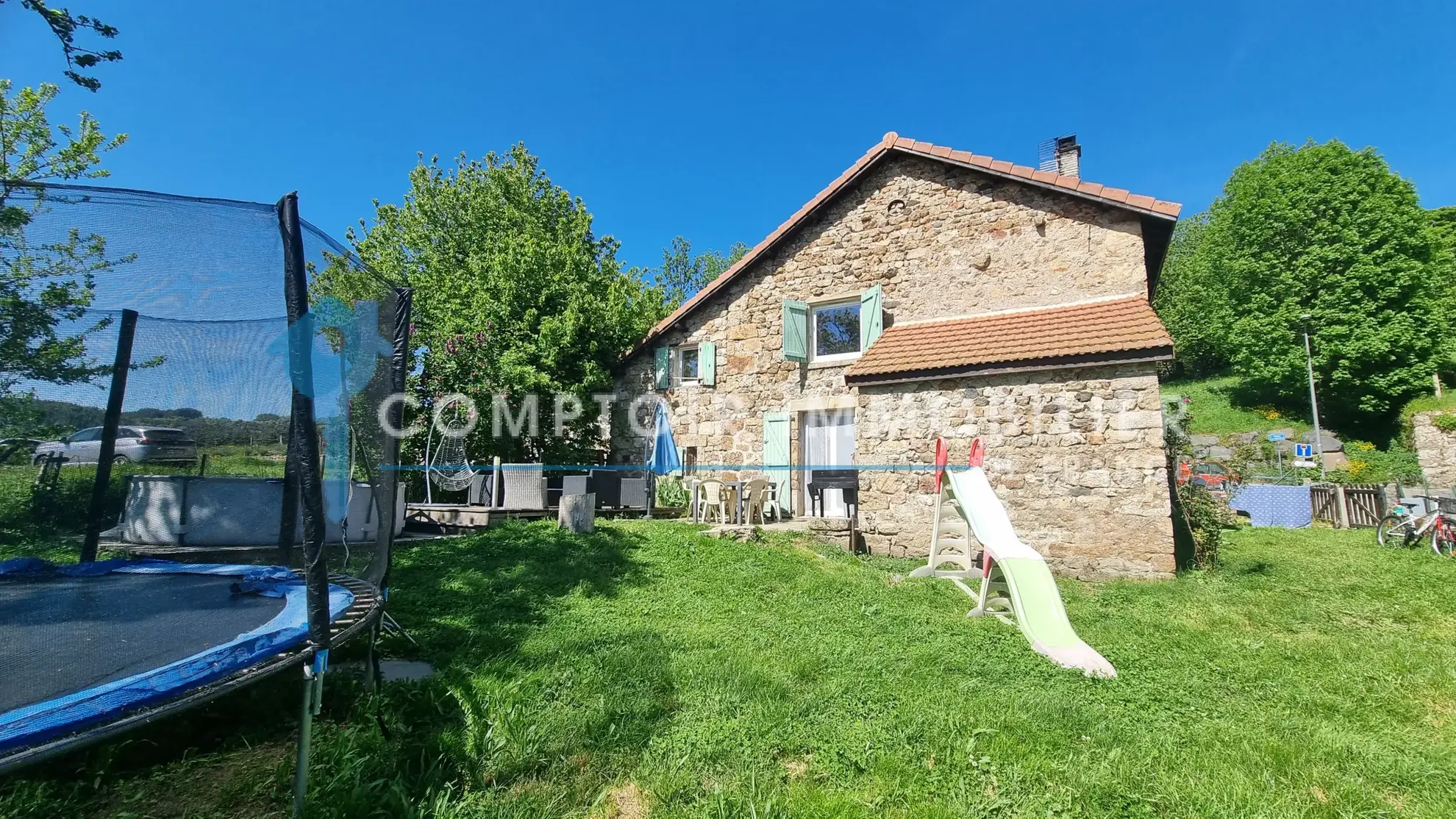 Maison ardéchoise rénovée avec terrain proche du lac d’Issarles 
