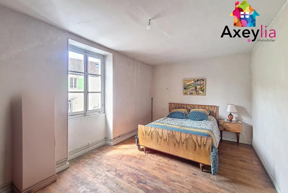 Maison à rénover de 225 m² avec dépendances à Marcigny 