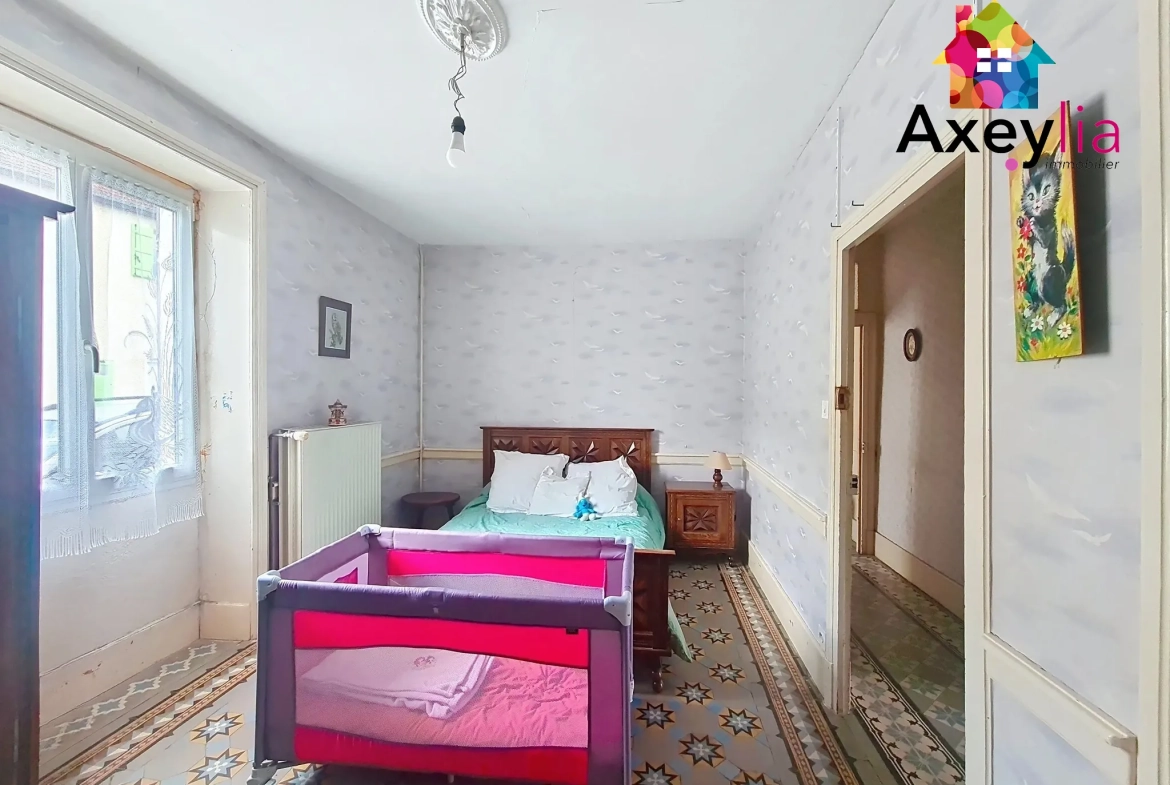 Maison à rénover de 225 m² avec dépendances à Marcigny 