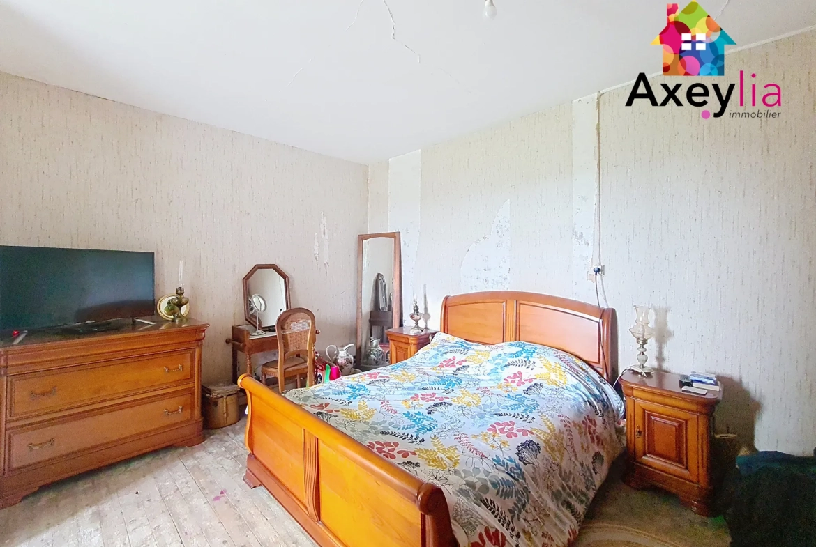 Maison à rénover de 225 m² avec dépendances à Marcigny 