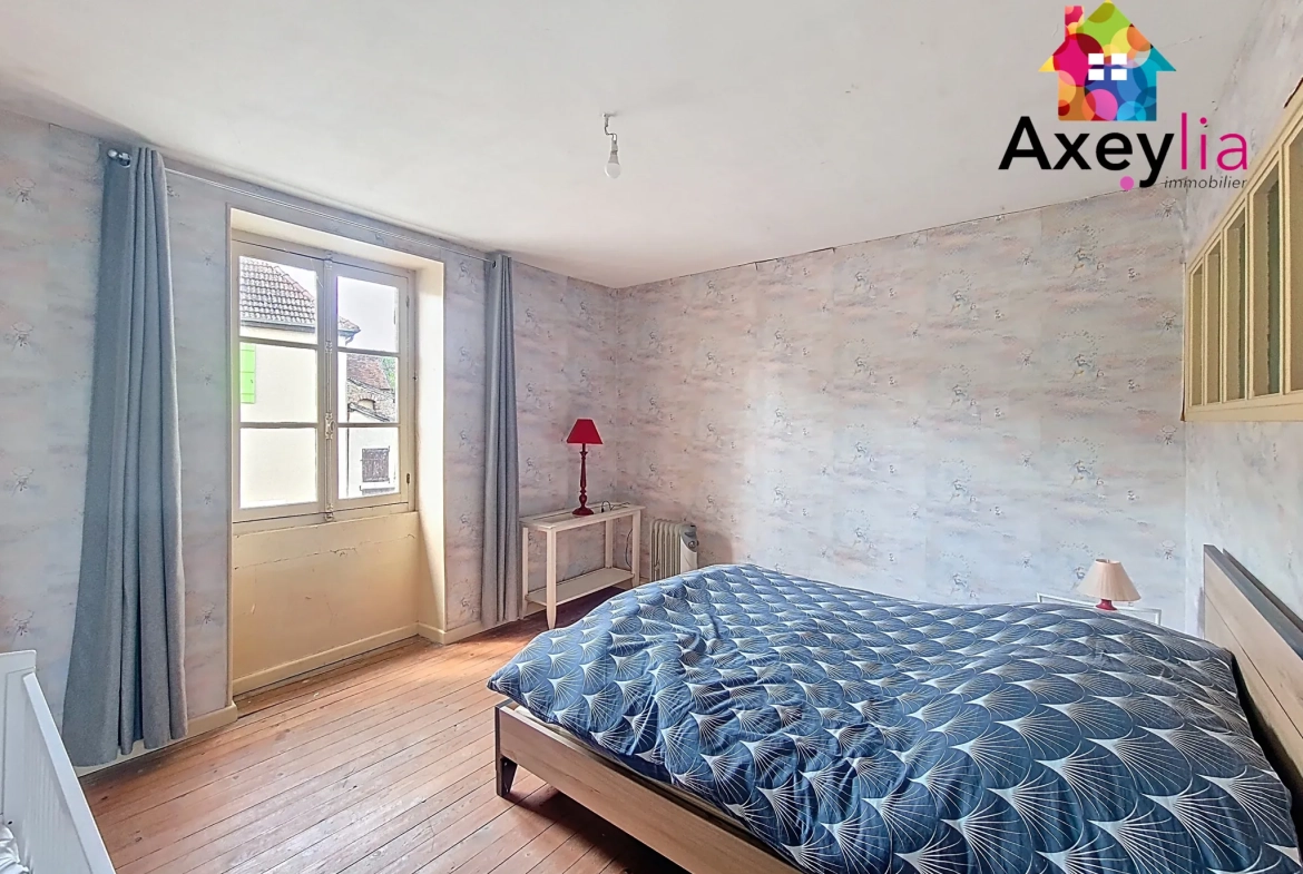 Maison à rénover de 225 m² avec dépendances à Marcigny 