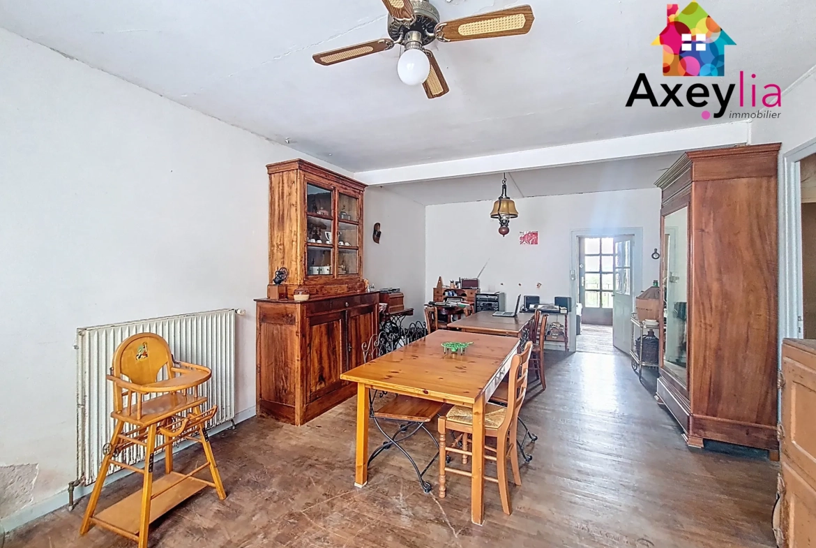 Maison à rénover de 225 m² avec dépendances à Marcigny 