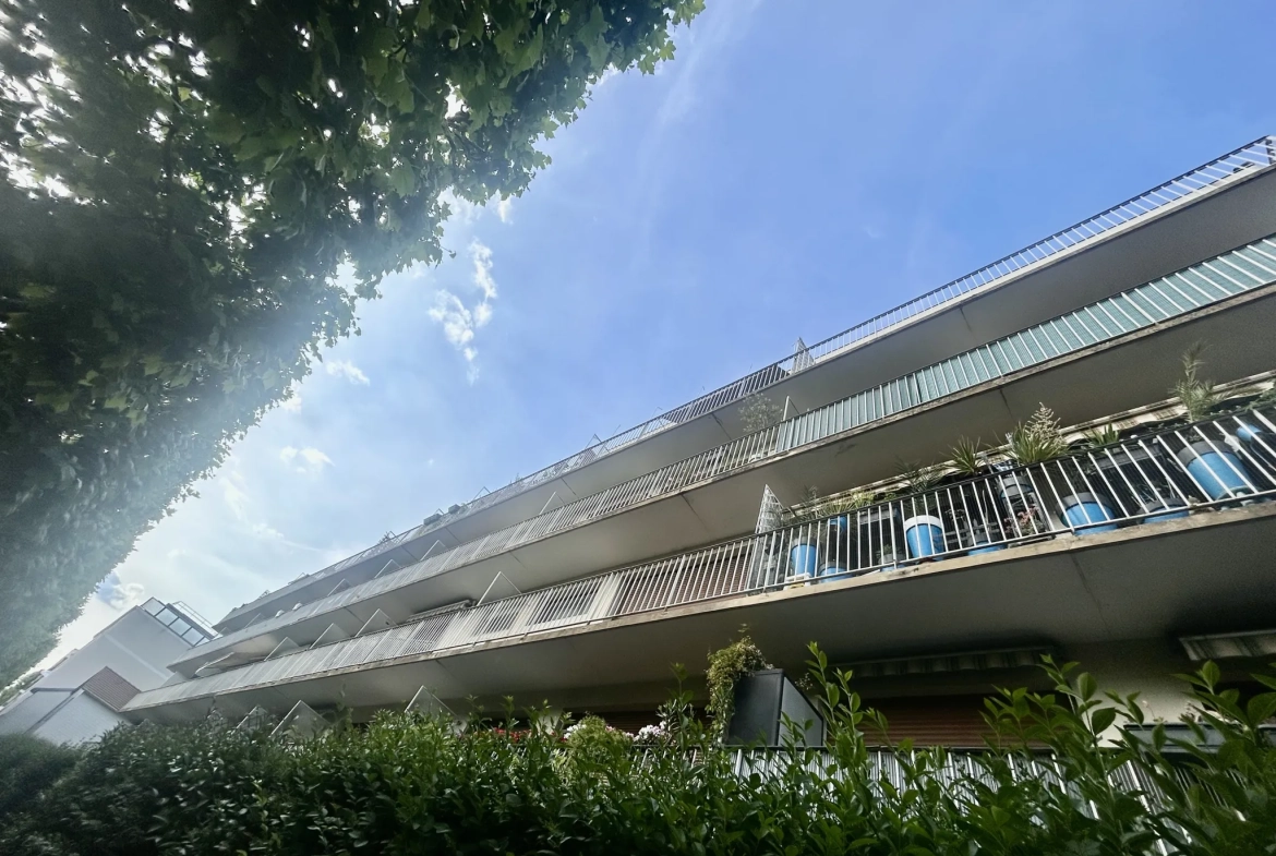Appartement 2 pièces avec balcon à vendre à Le Perreux-sur-Marne 