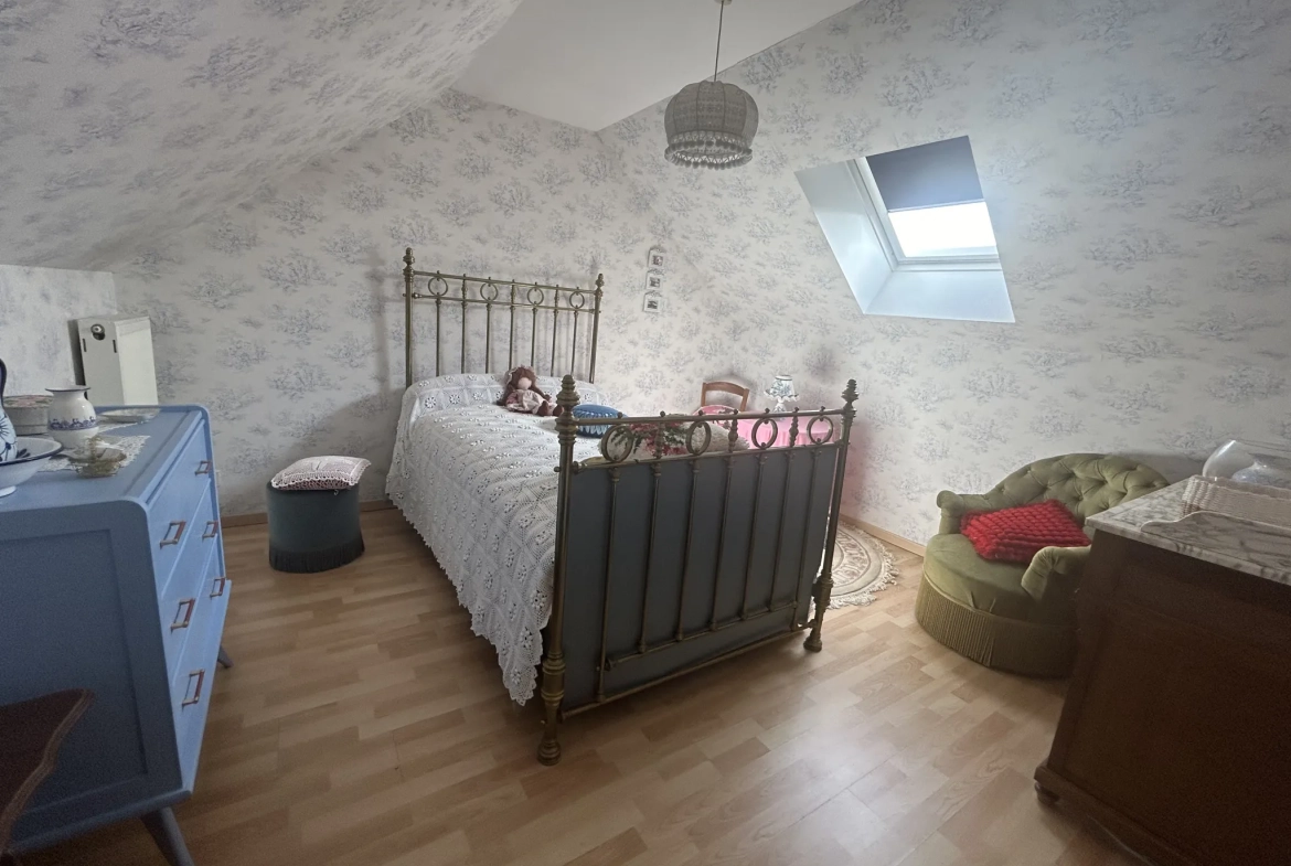 Maison à Angerville de 97 m² avec 4 chambres, garage et jardin arboré 
