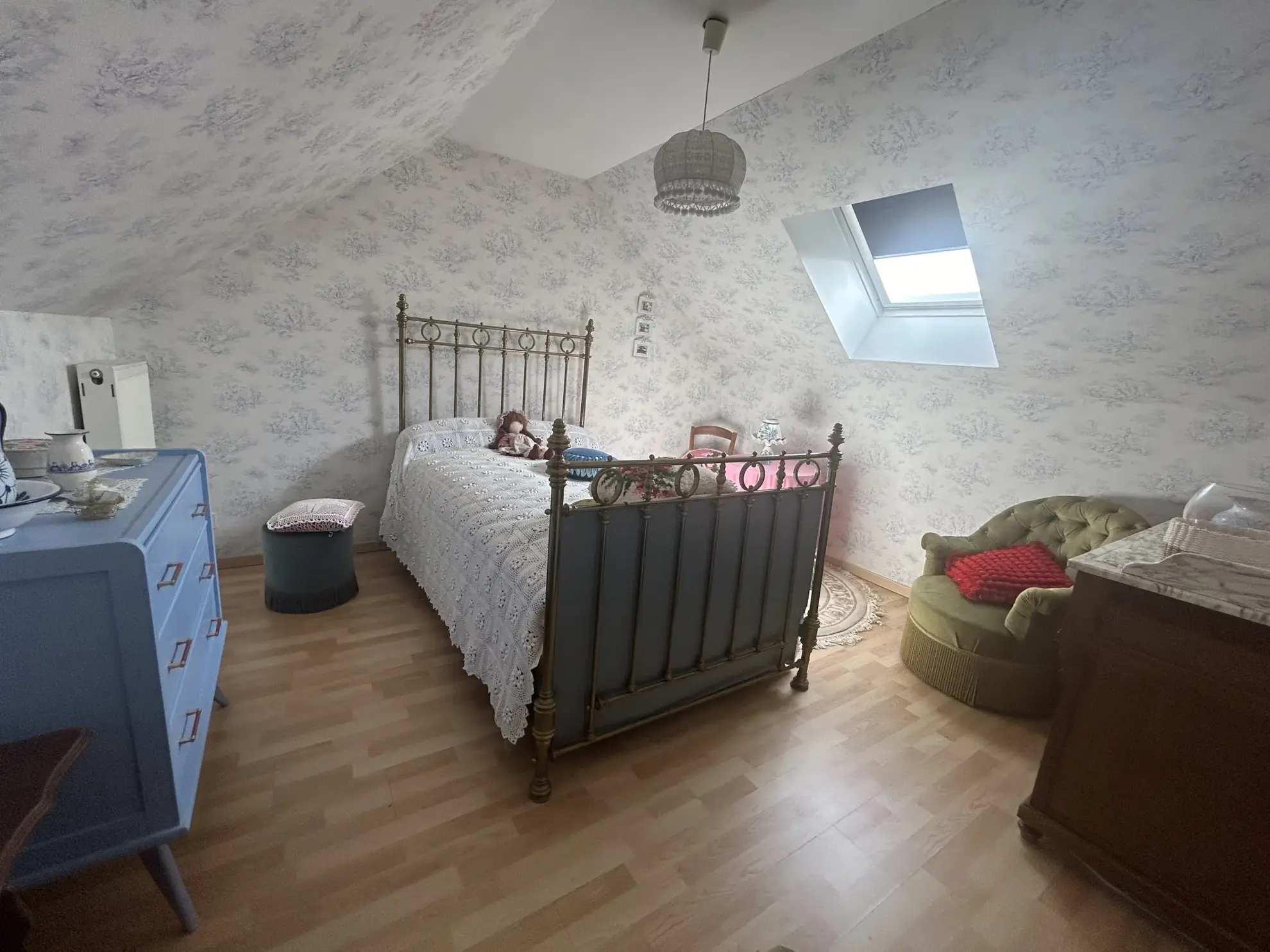 Maison à Angerville de 97 m² avec 4 chambres, garage et jardin arboré 