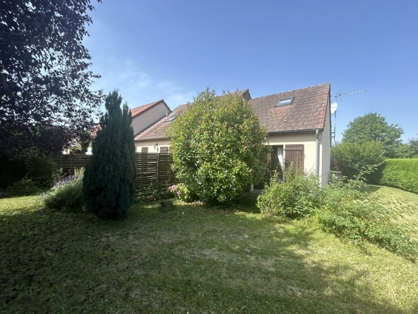 Maison à Angerville de 97 m² avec 4 chambres, garage et jardin arboré