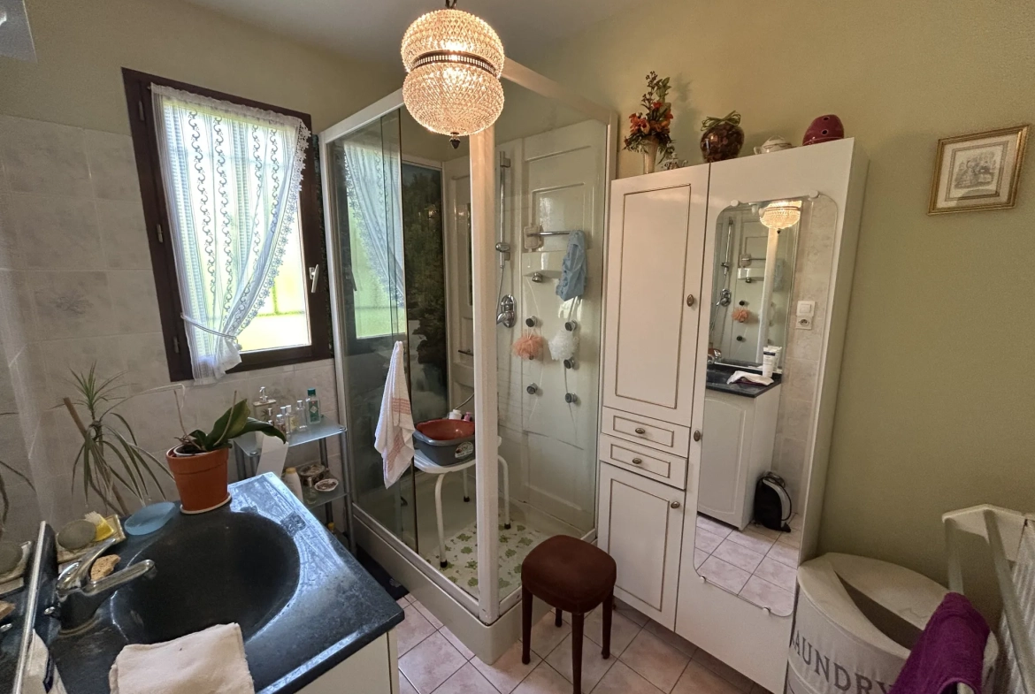 Maison à Angerville de 97 m² avec 4 chambres, garage et jardin arboré 