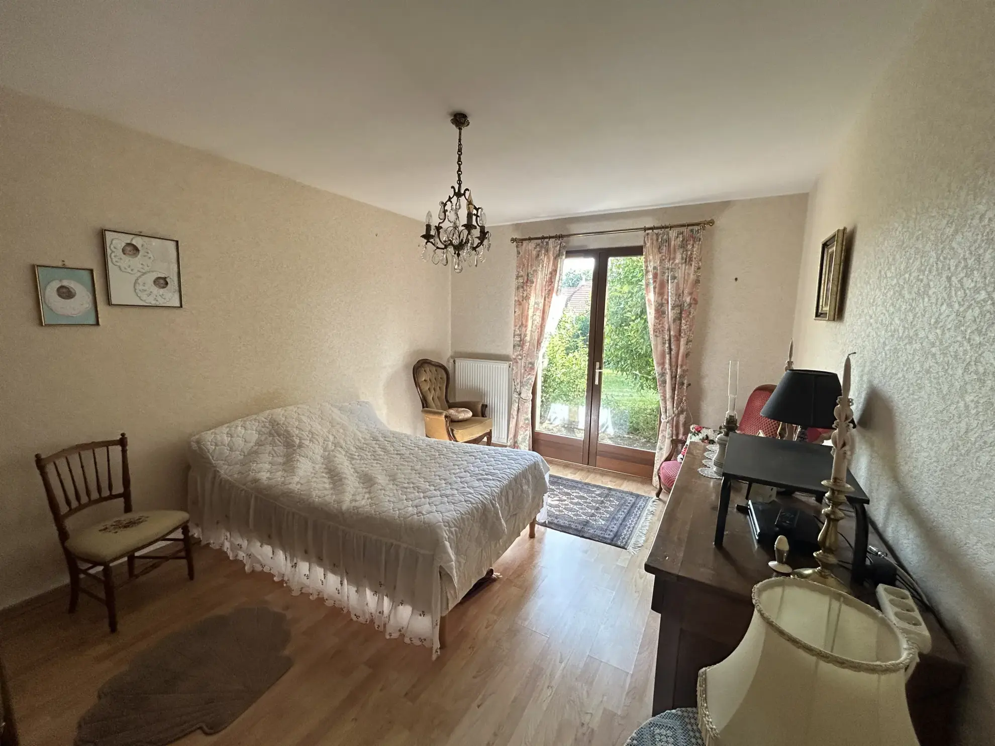 Maison à Angerville de 97 m² avec 4 chambres, garage et jardin arboré 