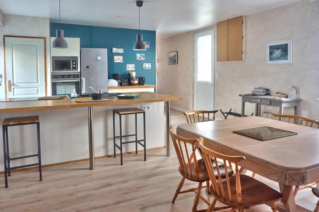 Maison de village avec terrasse et grenier à Goudelin, toutes commodités