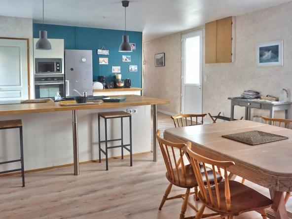 Maison de village avec terrasse et grenier à Goudelin, toutes commodités