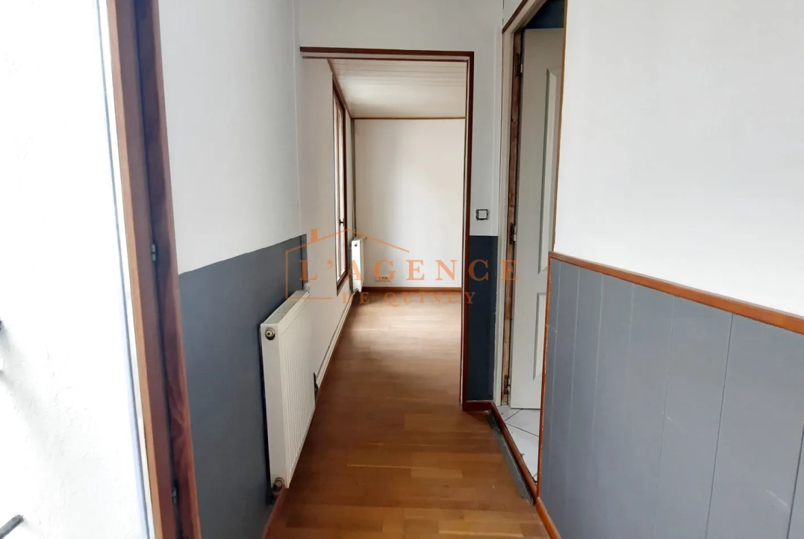 Maison de ville à Quincy-Voisins avec 3 chambres, cave et options de location de box ou jardin 