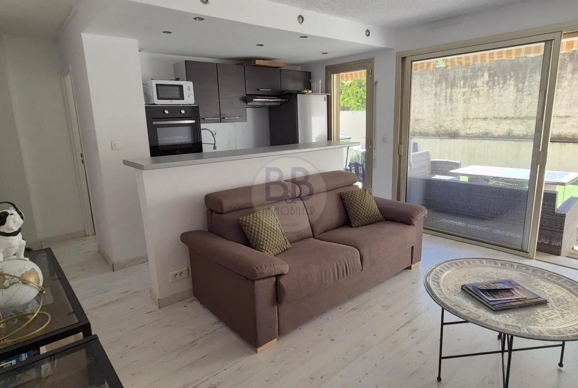 Appartement 2 pièces avec terrasse sud, garage, en centre-ville de Saint-Raphaël 