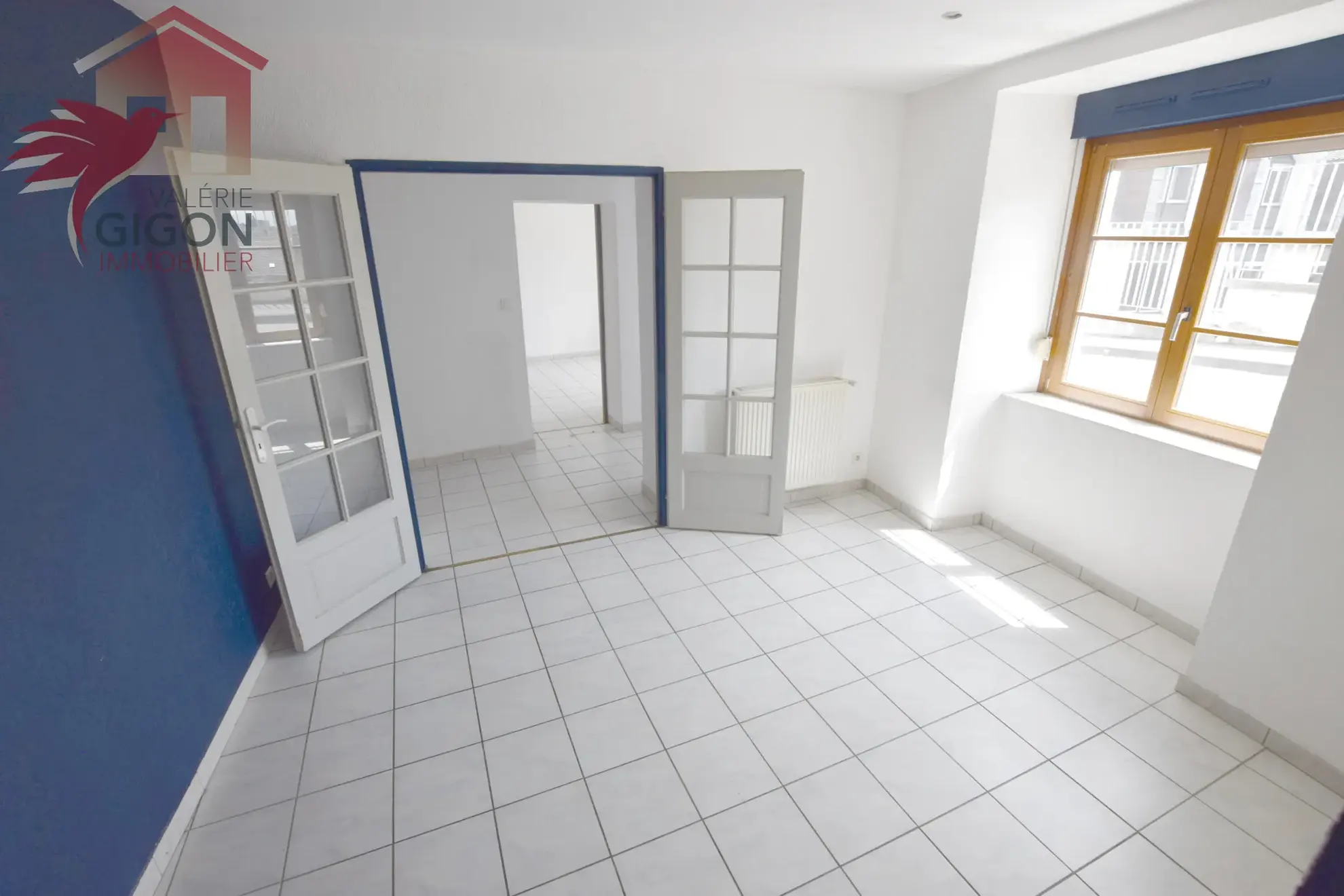 Appartement rénové de 79m² au centre-ville de Montbéliard avec stationnement 