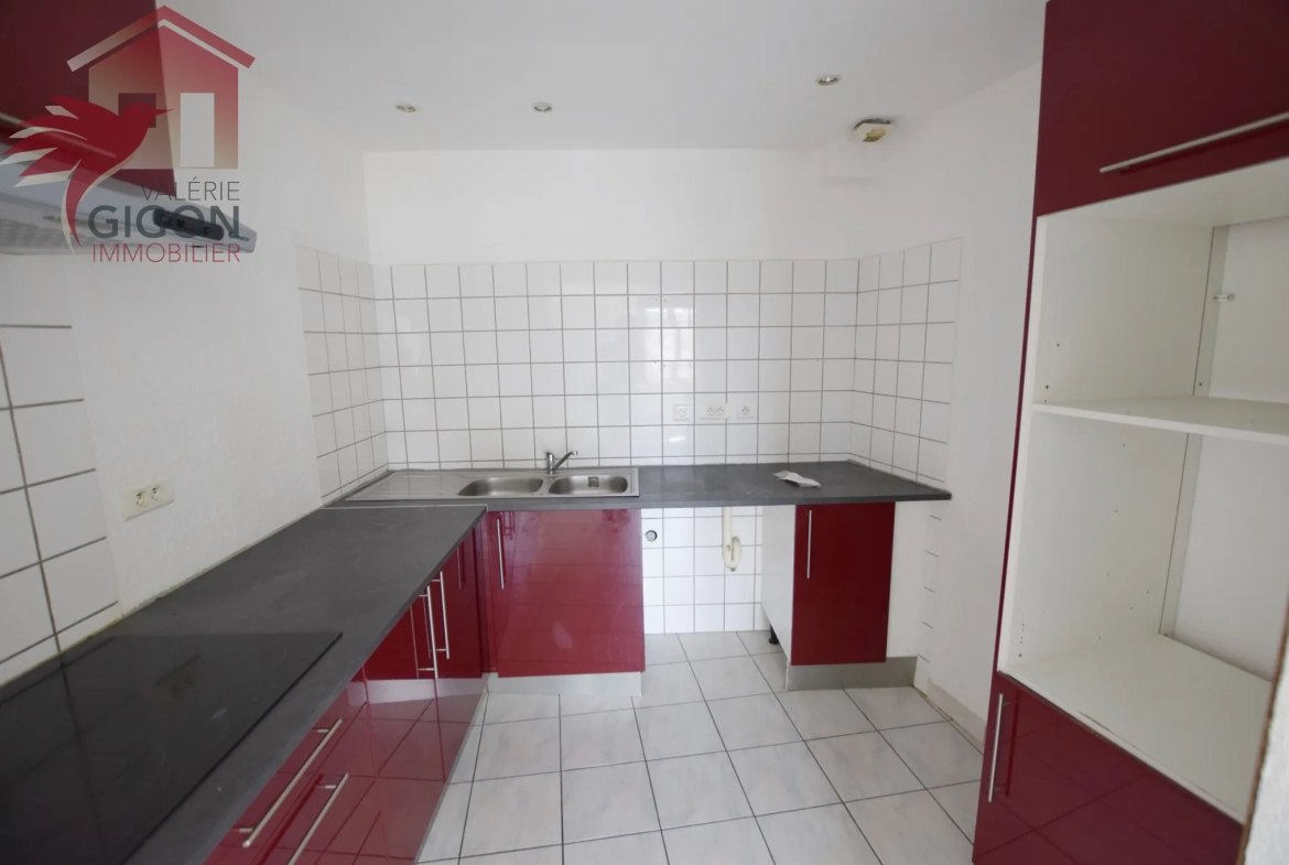 Appartement rénové de 79m² au centre-ville de Montbéliard avec stationnement 