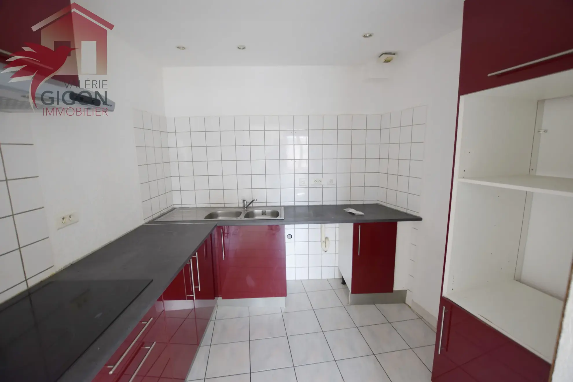 Appartement rénové de 79m² au centre-ville de Montbéliard avec stationnement 