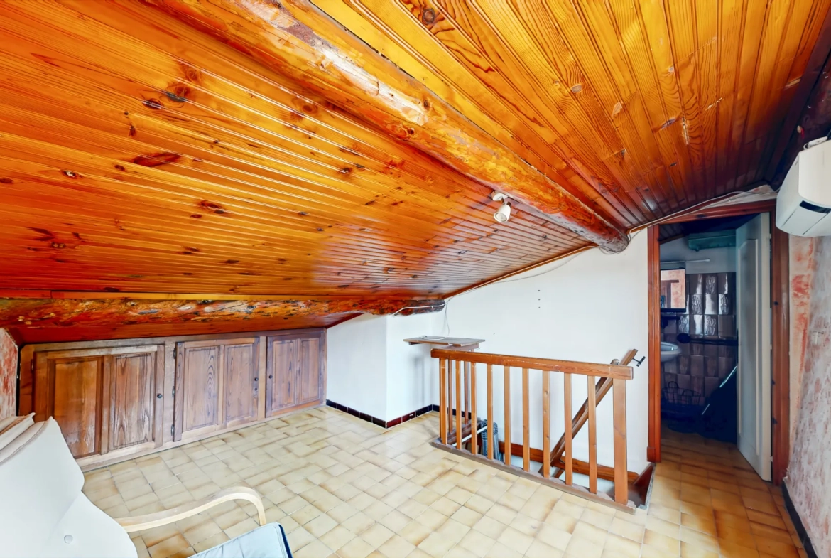 Charmante maison de village de 80 m² à La Tour-sur-Tinée avec vue montagne 