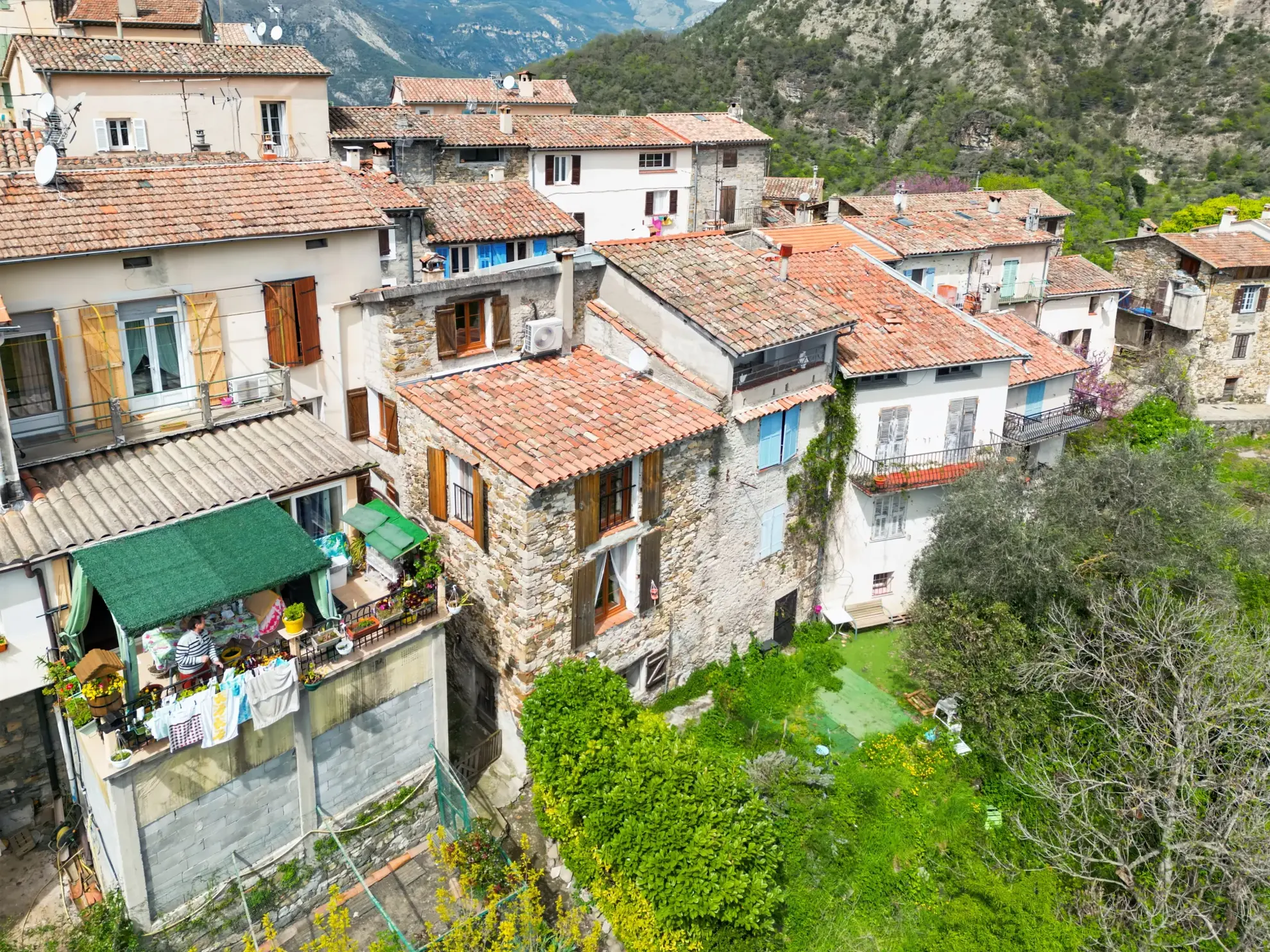 Charmante maison de village de 80 m² à La Tour-sur-Tinée avec vue montagne 