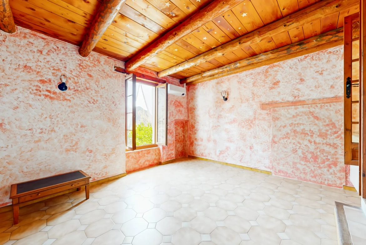 Charmante maison de village de 80 m² à La Tour-sur-Tinée avec vue montagne 