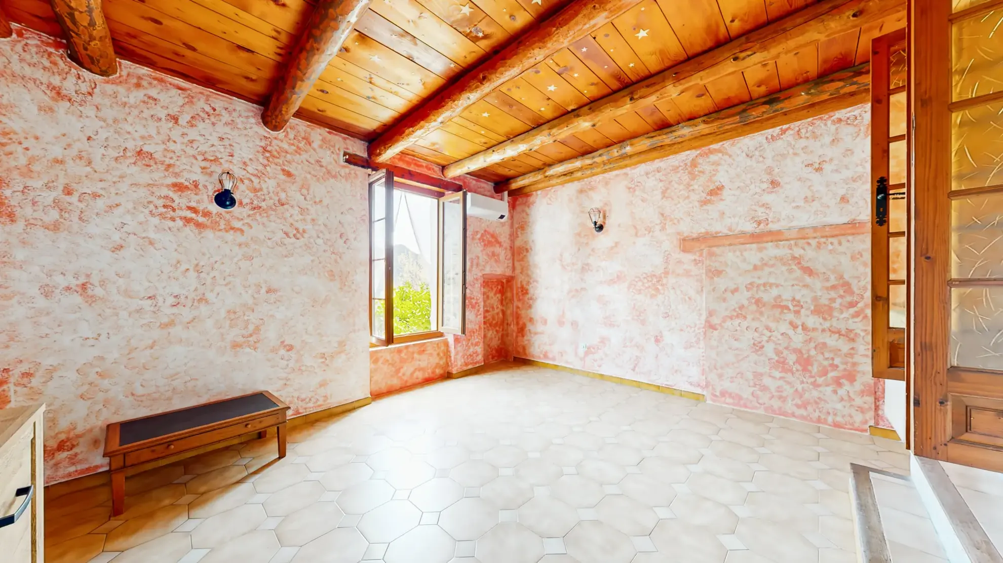 Charmante maison de village de 80 m² à La Tour-sur-Tinée avec vue montagne 