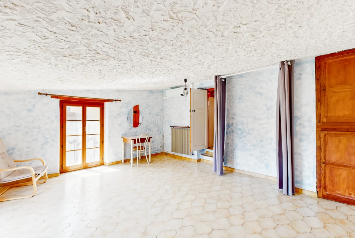 Charmante maison de village de 80 m² à La Tour-sur-Tinée avec vue montagne 
