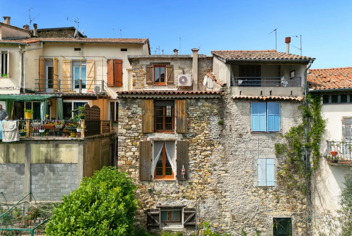 Charmante maison de village de 80 m² à La Tour-sur-Tinée avec vue montagne 