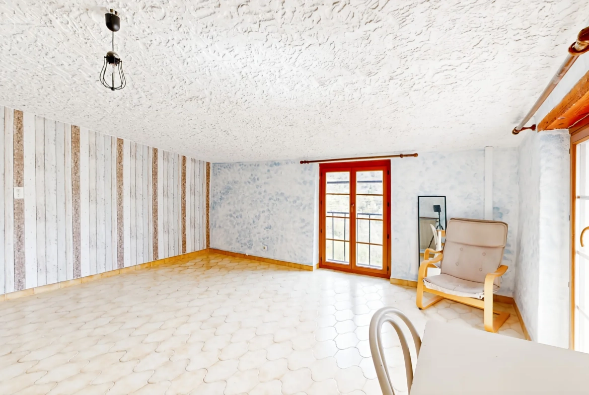 Charmante maison de village de 80 m² à La Tour-sur-Tinée avec vue montagne 