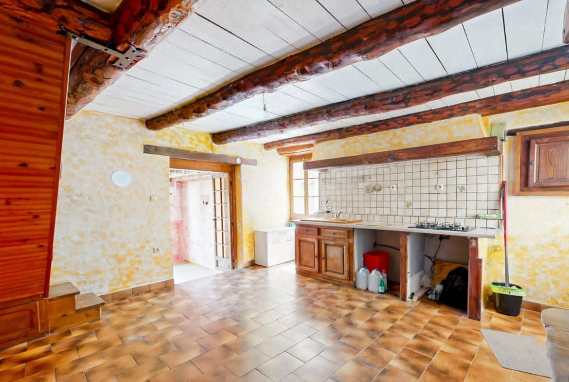 Charmante maison de village de 80 m² à La Tour-sur-Tinée avec vue montagne 