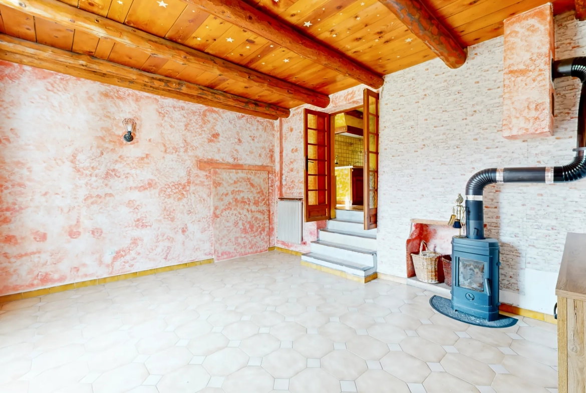Charmante maison de village de 80 m² à La Tour-sur-Tinée avec vue montagne 