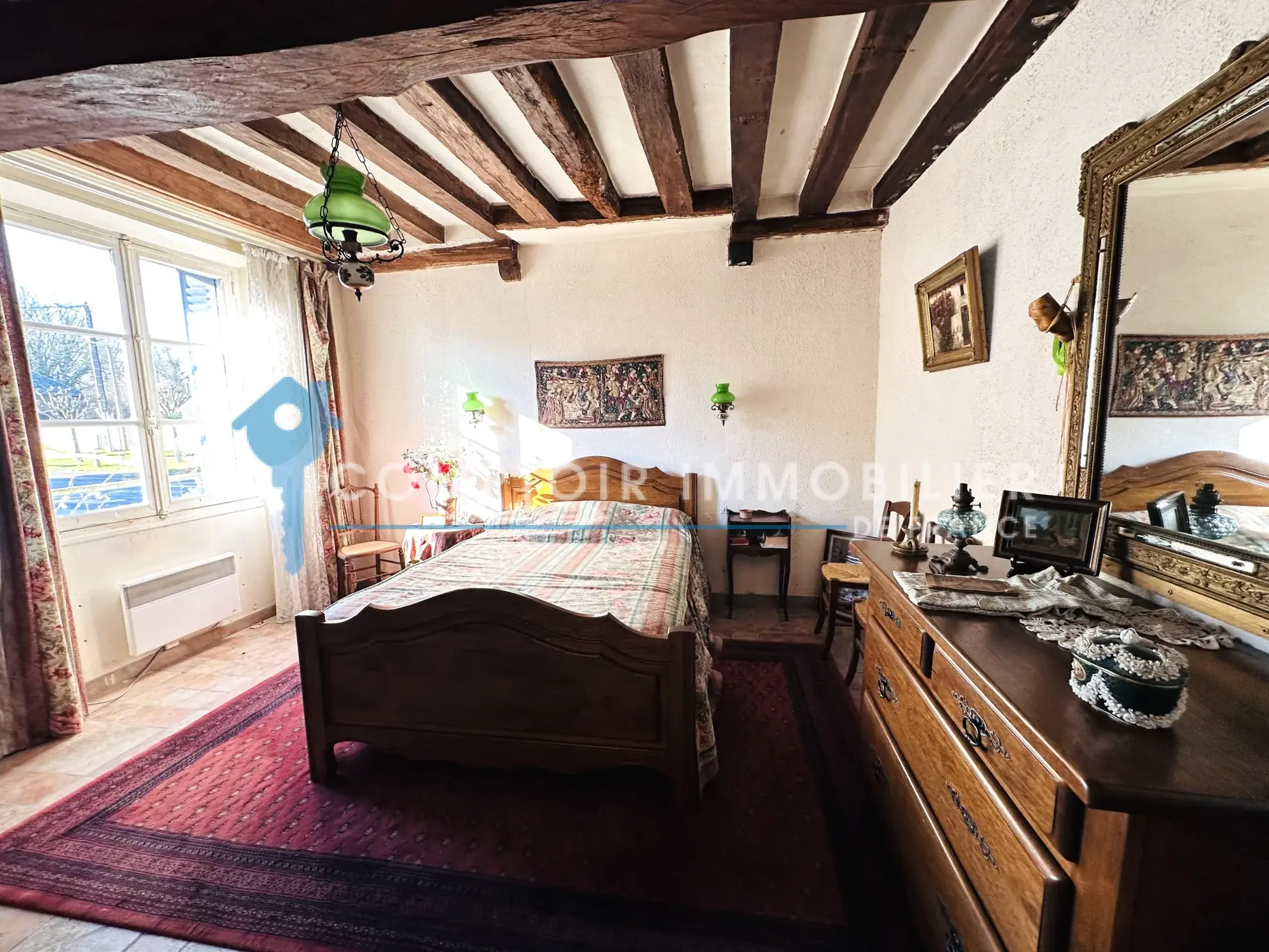 Maison ancienne avec grand terrain et garage à Auneau - Opportunité à saisir 