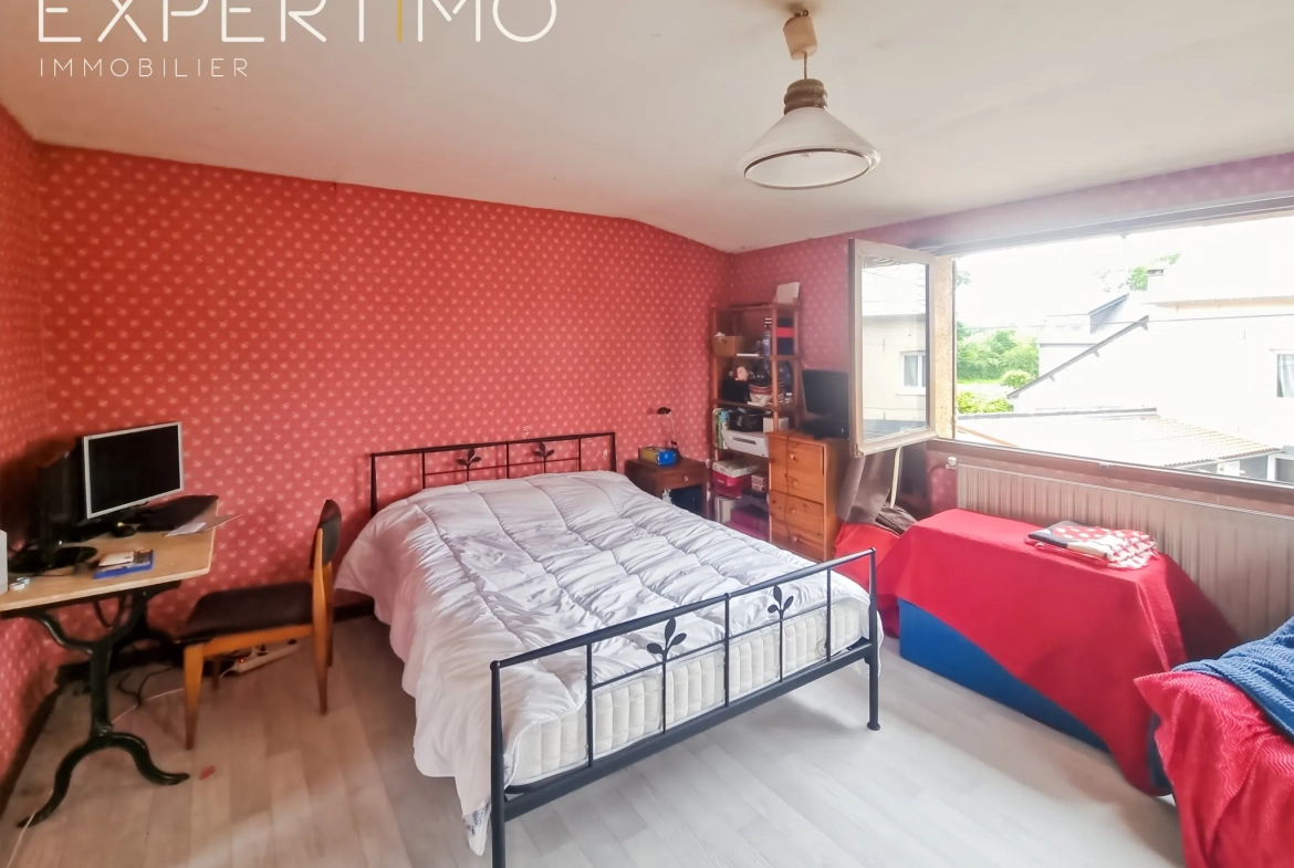 Maison de 147 m² à Feuquieres-en-Vimeu avec garage et atelier, proche baie de Somme 