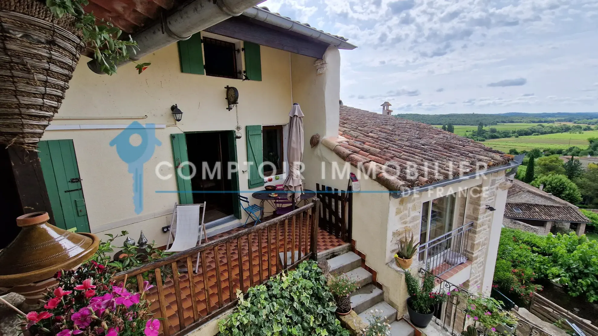Belle maison de village avec dépendance et vue dans le Gard 