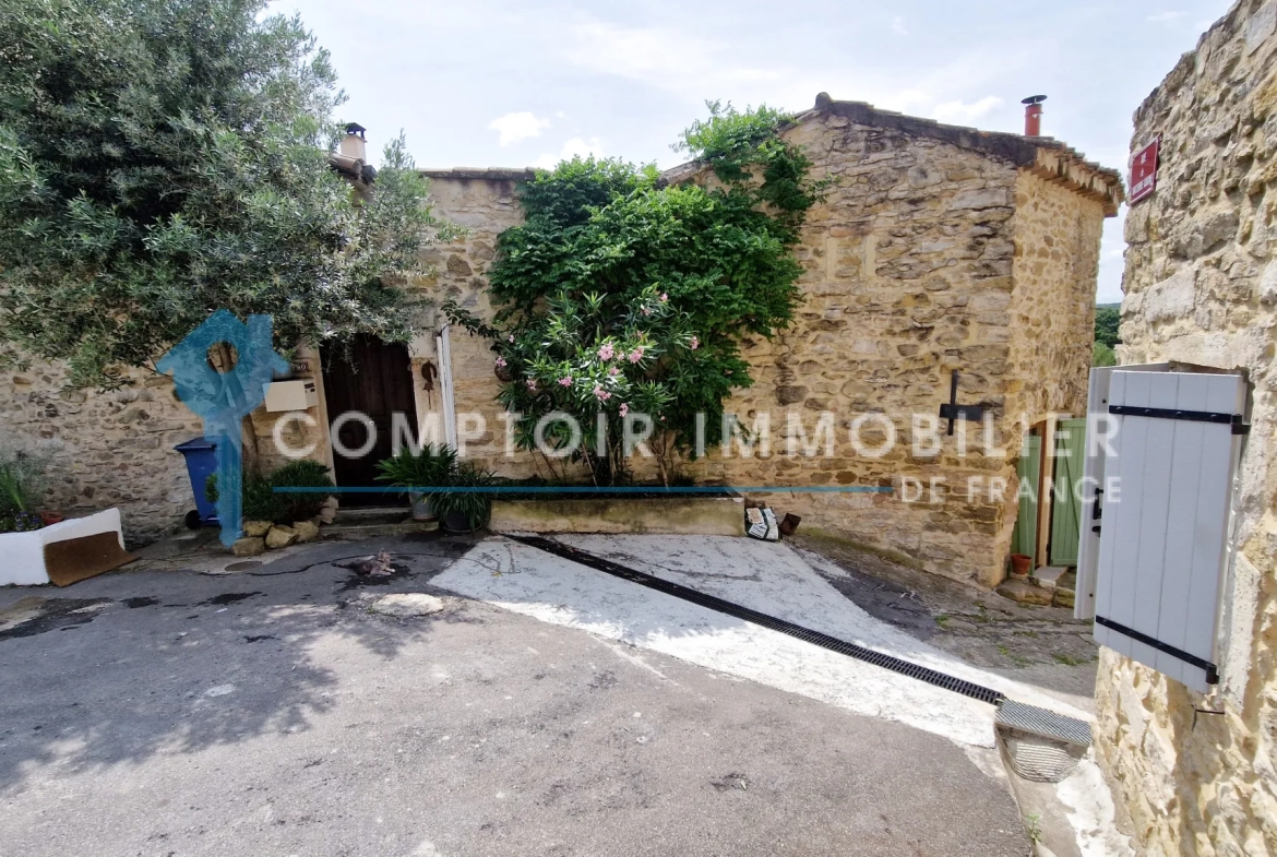 Belle maison de village avec dépendance et vue dans le Gard 